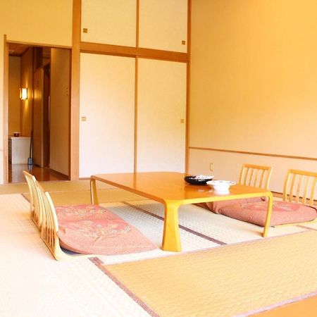 土湯温泉 やすらぎの宿 向瀧旅館 Fukushima  Exterior photo
