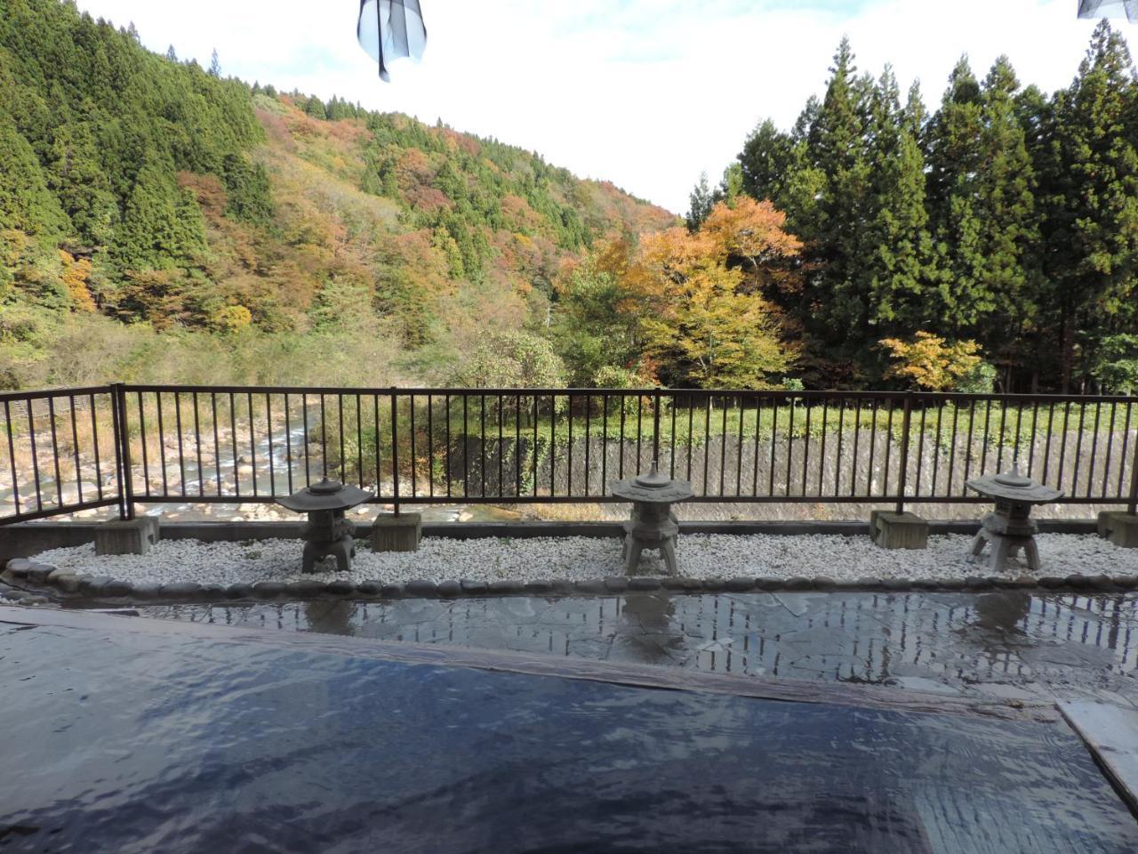 土湯温泉 やすらぎの宿 向瀧旅館 Fukushima  Exterior photo