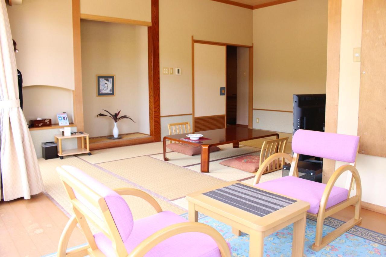 土湯温泉 やすらぎの宿 向瀧旅館 Fukushima  Exterior photo